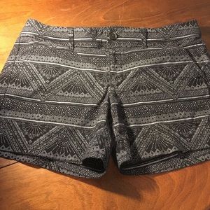 American eagle zig zag shorts